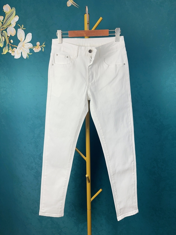 ブランドジーンズ背面デザイン